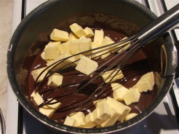 Petit train d'anniversaire (gâteau au chocolat) - Préparation etape 2