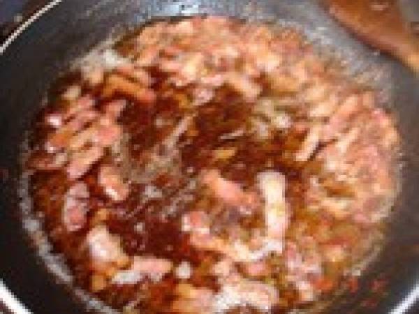 Salade de mâche aux lardons fumés, vinaigre de vin de framboises - Préparation etape 4