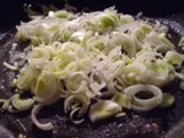 Tombée de Chanterelles et Poireau au Balsamique Blanc sur Côte de Porc - Préparation etape 1