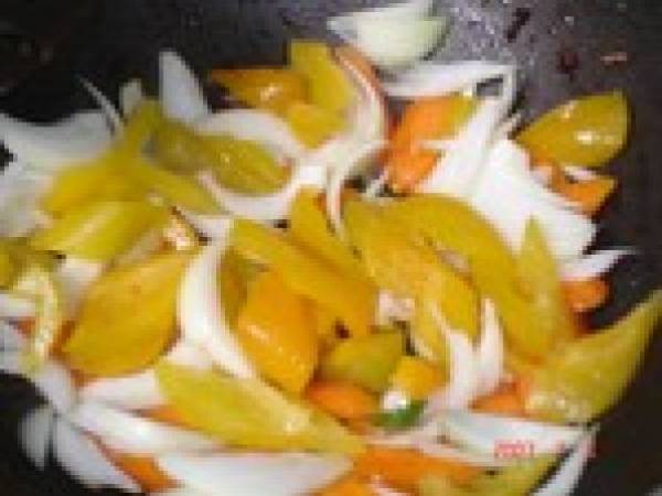 Poulet aux noix de cajou ( chinois) et boeuf aux oignons + photos de Talia - Préparation etape 2