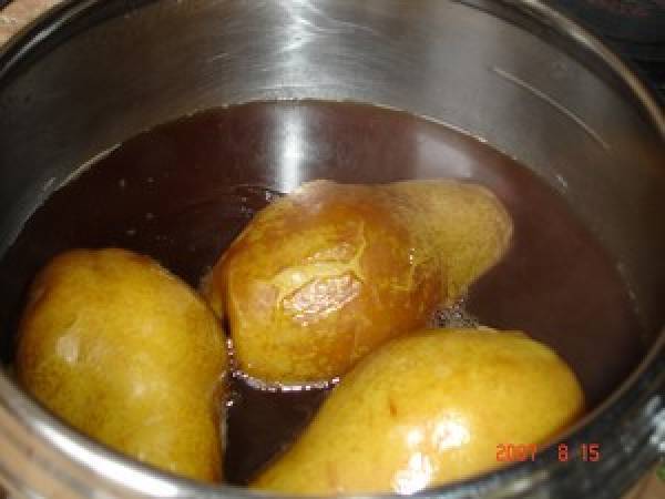 Poires cuites à la cannelle au sirop de liège - Préparation etape 3