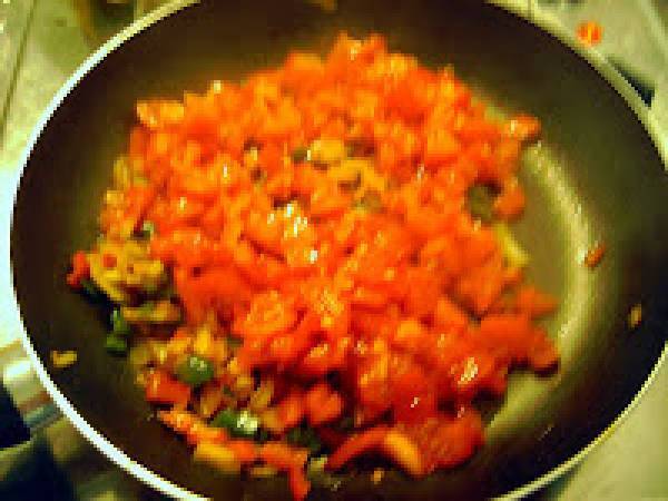 Pizza maison au chorizo, sauce tomate aux poivrons - Préparation etape 4