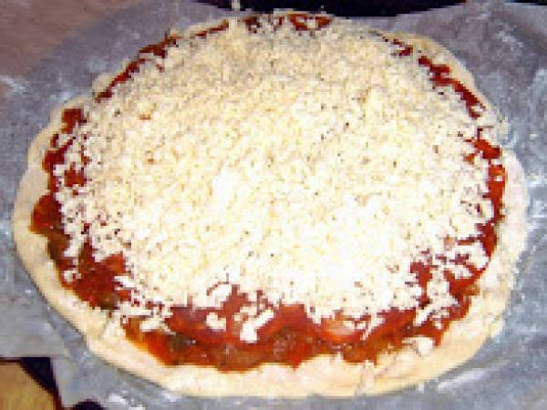 Pizza maison au chorizo, sauce tomate aux poivrons - Préparation etape 6