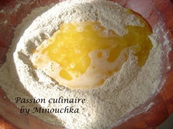 Chebbakia Marocaine : Roses de sable au miel et sésame (en étapes) - Préparation etape 3