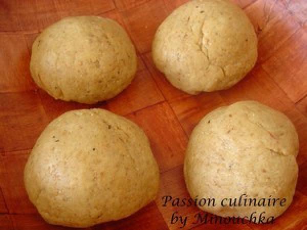 Chebbakia Marocaine : Roses de sable au miel et sésame (en étapes) - Préparation etape 4