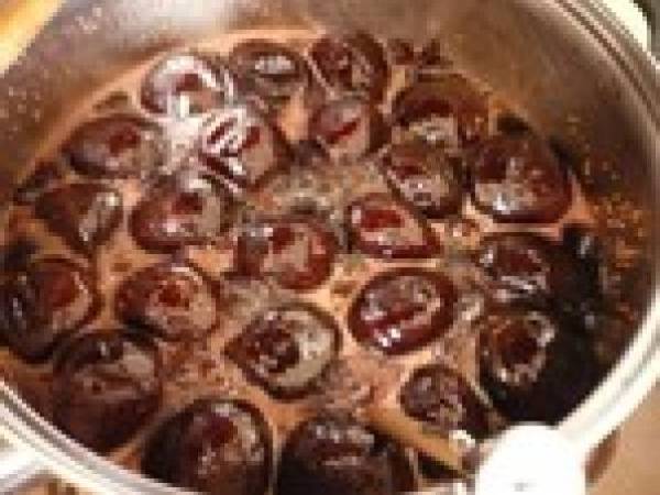 Figues confites au vin rouge et épices - Préparation etape 3