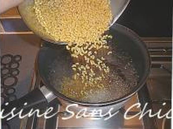 Hamburgers de coquillettes au jambon et mozzarella. - Préparation etape 1