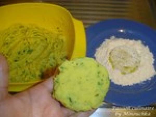 Spécial Ramadan # 5: Maâkouda, Foie Mijoté en sauce et Bricks à la sardine - Préparation etape 1