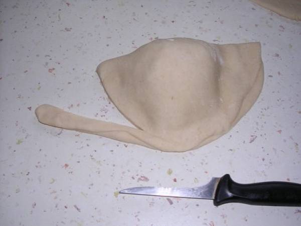 Petits chaussons tous ronds, tous bon ou l'art de recycler une pâte à pain râtée... - Préparation etape 5