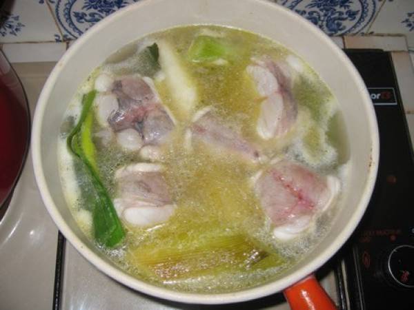 Bourride de lotte aux poireaux - Préparation etape 2