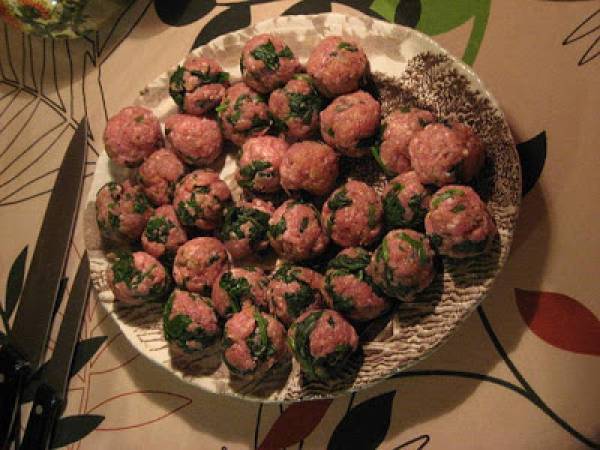 Spaghetti et boulettes de viande aux épinards, sauce tomates aux palourdes - Préparation etape 3