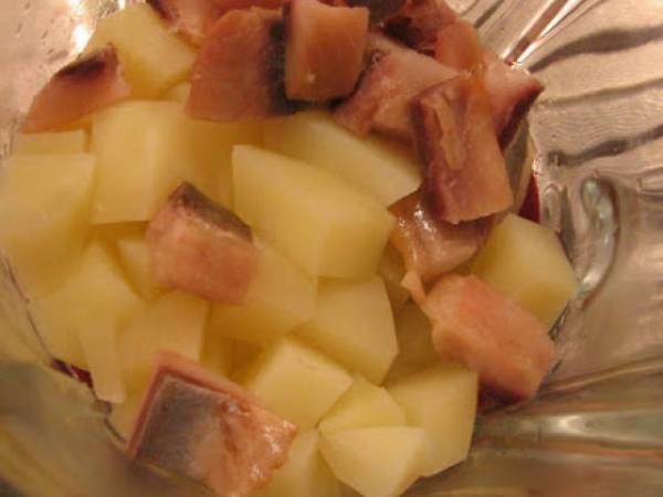 Carpaccio des betteraves rouge avec une sauce aux harengs - Préparation etape 3