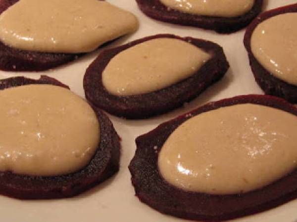 Carpaccio des betteraves rouge avec une sauce aux harengs - Préparation etape 4