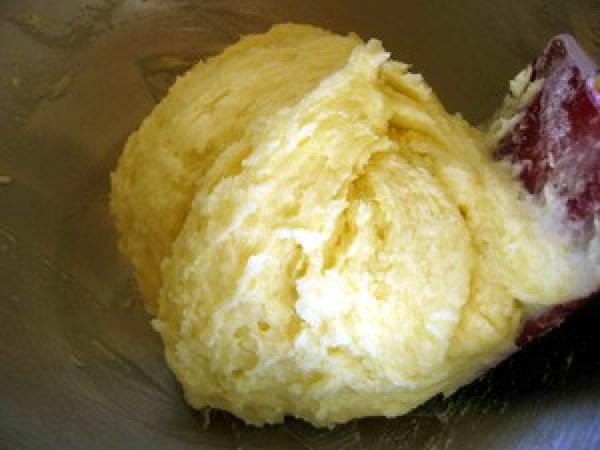 Sablés fins à la mangue, crème fouettée aux fruits de la passion - Préparation etape 2