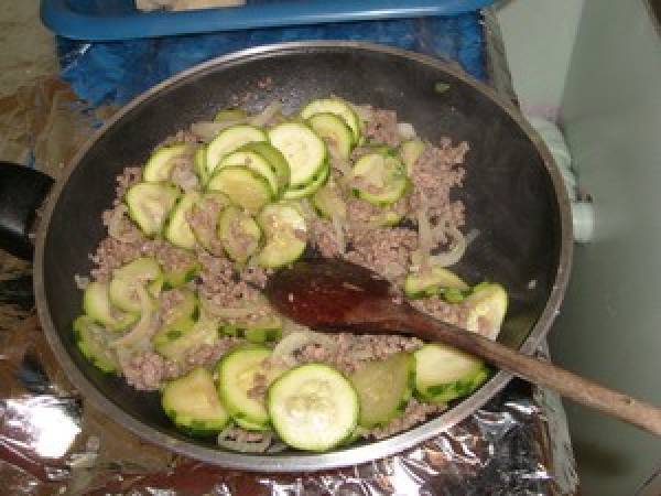 QUICHE aux courgettes et viande hachée - Préparation etape 3