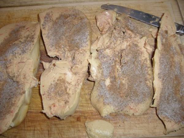 Terrine de foie gras aux poires, accompagnée de kumquats confits - Préparation etape 5