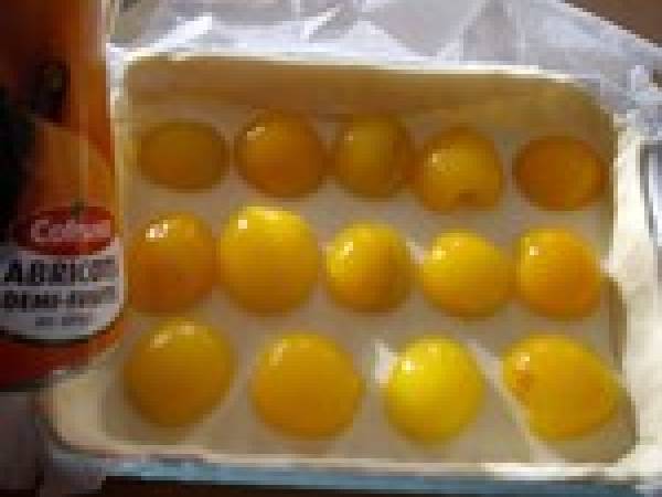Tarte aux abricots et au lait concentré - Préparation etape 3