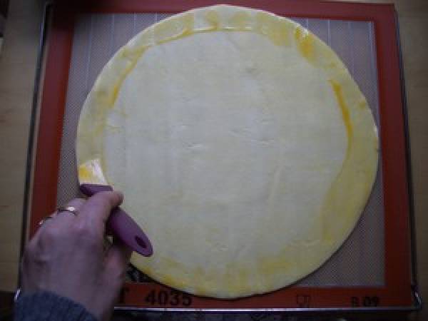 Galette des Rois amandes et pommes caramélisées - Préparation etape 4