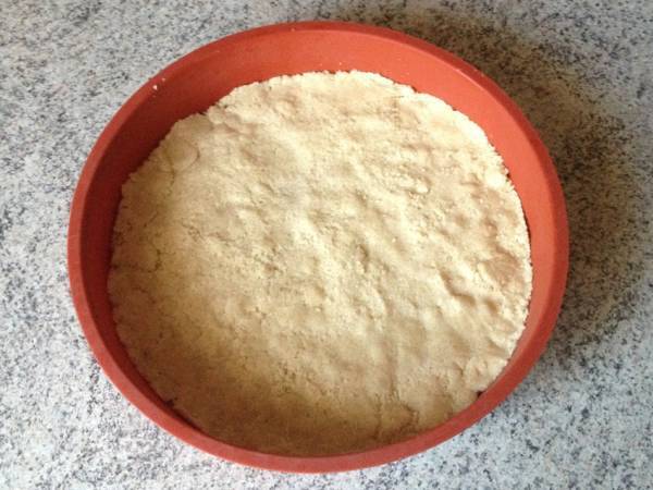 Gâteau crousti-fondant aux pêches et aux framboises - Préparation etape 3