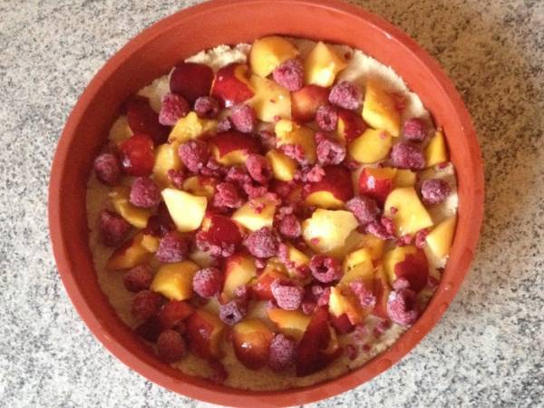 Gâteau crousti-fondant aux pêches et aux framboises - Préparation etape 4