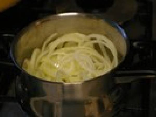 Saucisses italiennes, sauce rustique aux oignons - Préparation etape 4