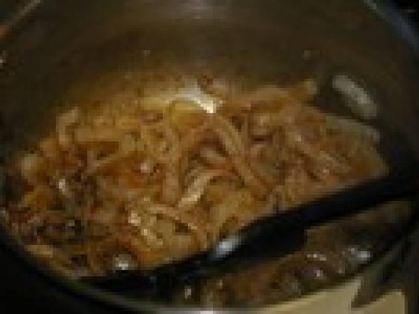 Saucisses italiennes, sauce rustique aux oignons - Préparation etape 5