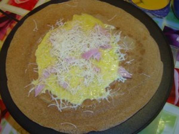 Mes crépes salées !!!!!!!!!!!jambon fromage oeufs!! - Préparation etape 4