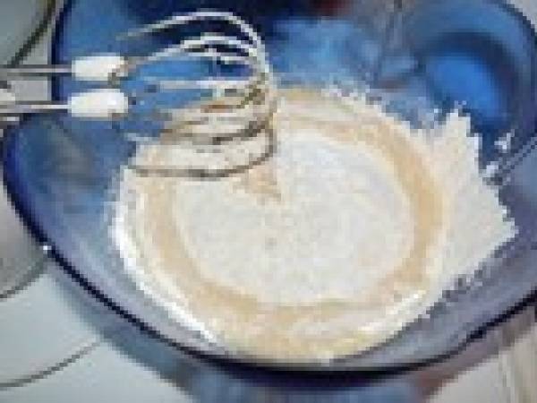 Cake à l'ananas et au rhum - Préparation etape 2