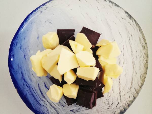 Gâteau magique au chocolat au Carambar - Préparation etape 2