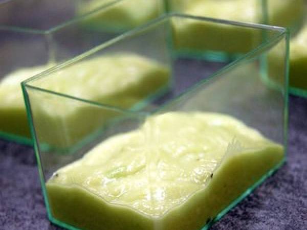 Verrine avocat, poivron & crème fouettée aux crevettes... - Préparation etape 1