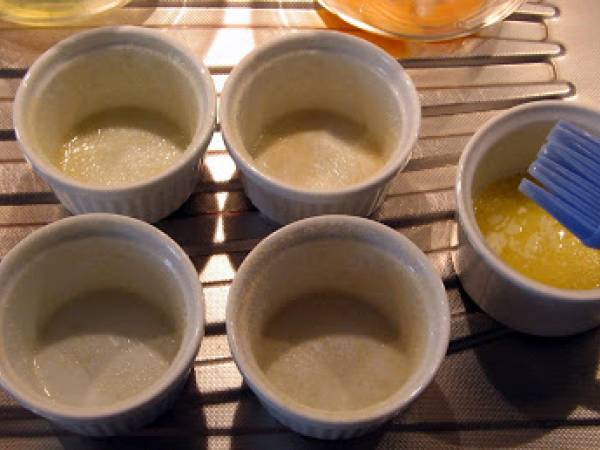 Soufflé vanillé au Cointreau - Préparation etape 1