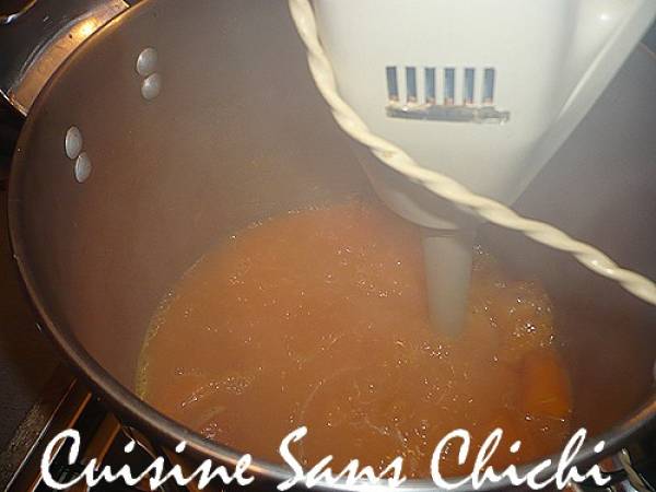 Potage de potimarron en soupière et ses petits croûtons - Préparation etape 8