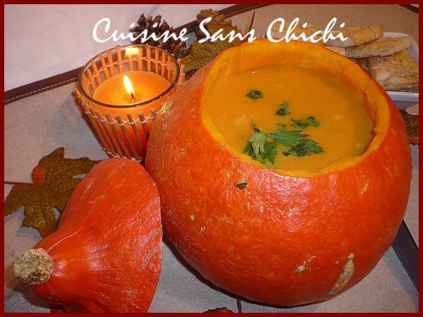 Potage de potimarron en soupière et ses petits croûtons - Préparation etape 11