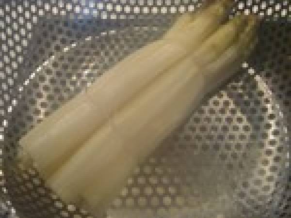 Asperges blanche sauce Hollandaise - Préparation etape 5