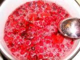 Etape 1 - Verrines de mousse de groseilles, fraises et confiture d'Amour