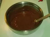 Etape 5 - Onctueuse Glace chocolat, sauce caramel, pépites de chocolat (sans sorbetière)