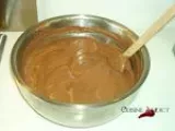 Etape 6 - Onctueuse Glace chocolat, sauce caramel, pépites de chocolat (sans sorbetière)