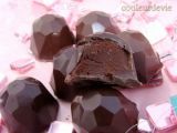 Etape 4 - Chocolats noirs fourrés ganache au rhum ET chocolats blancs fourrés ganache pistache