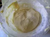 Etape 3 - Beignets de pâte levée ( genre donuts ou fourrés à la compote )