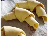 Etape 8 - Petits croissants aux noix