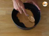 Etape 3 - Brownie au beurre de cacahuète et biscuits Oréo