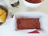 Etape 4 - Gâteau au chocolat garni poires entières parfumées à la liqueur