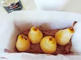 Etape 5 - Gâteau au chocolat garni poires entières parfumées à la liqueur