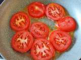 Etape 1 - Petite tour de tomate, aubergine et oignon, végétarien