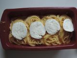 Etape 3 - Cake de spaghetti aux crevettes roses et mozza