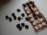 Etape 4 - Praline au chocolat noir fourrée de confiture de lait