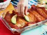 Etape 7 - Enchiladas au poulet et sauce tomate piquante