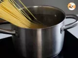 Etape 4 - Pâtes spaghetti aux tomates et crevettes : la recette ultra facile qui plaira à tous