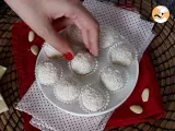 Etape 6 - Raffaello maison : les gourmandises à la noix de coco qu'on aime tous !