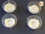 Etape 6 - Verrines coco façon Raffaello sans cuisson - un dessert féérique dans une boule à neige
